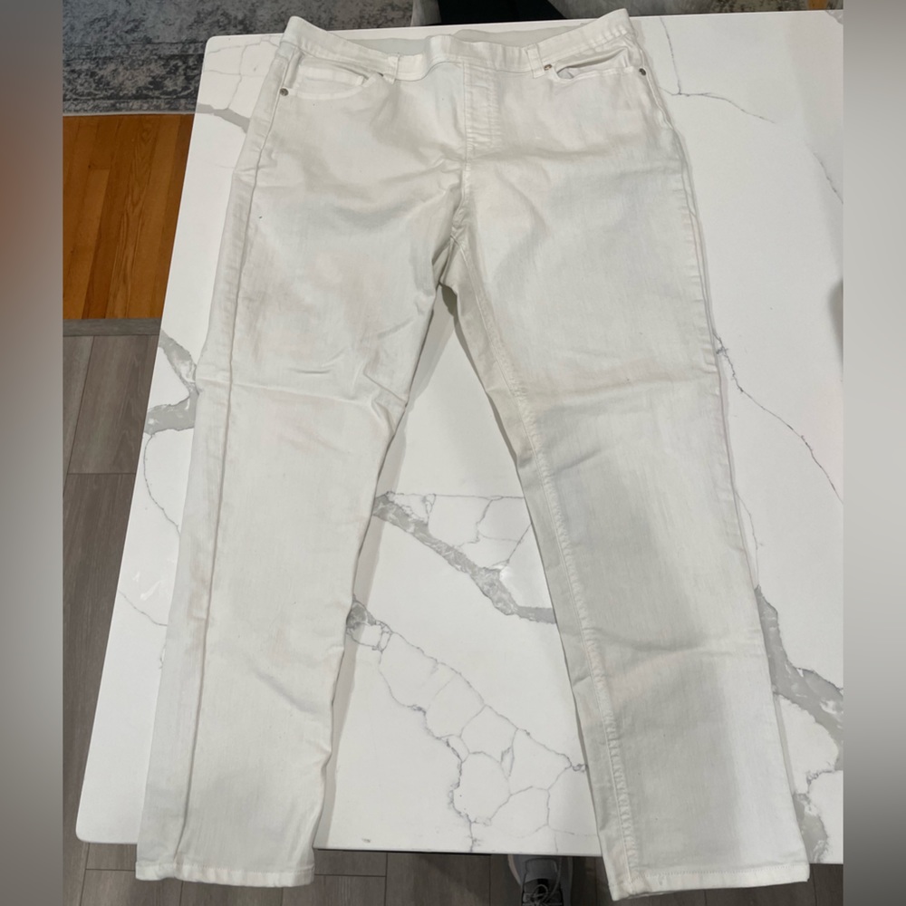DG2 white jeans, large, great condition
